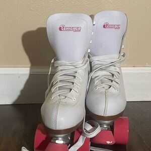 Chicago Women's Classic Rink
Roller Skates Sz8 White Pink